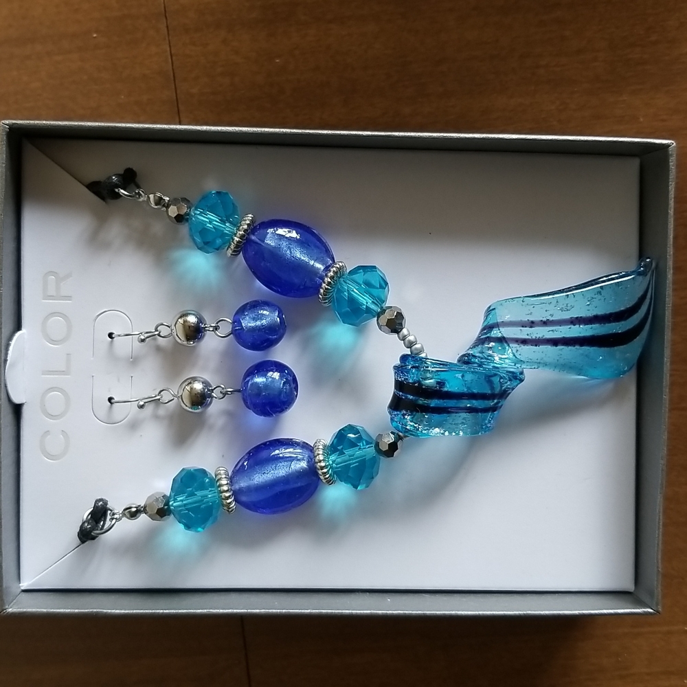 Color by Kohl's bright blue necklace set